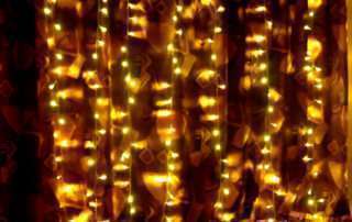 Штора-гирлянда на окне